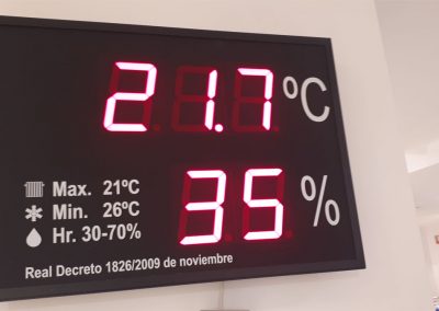 Why Ireland is so cold and damp We live in a cold damp climate especially in winter unlike low humidity in Spain in February.